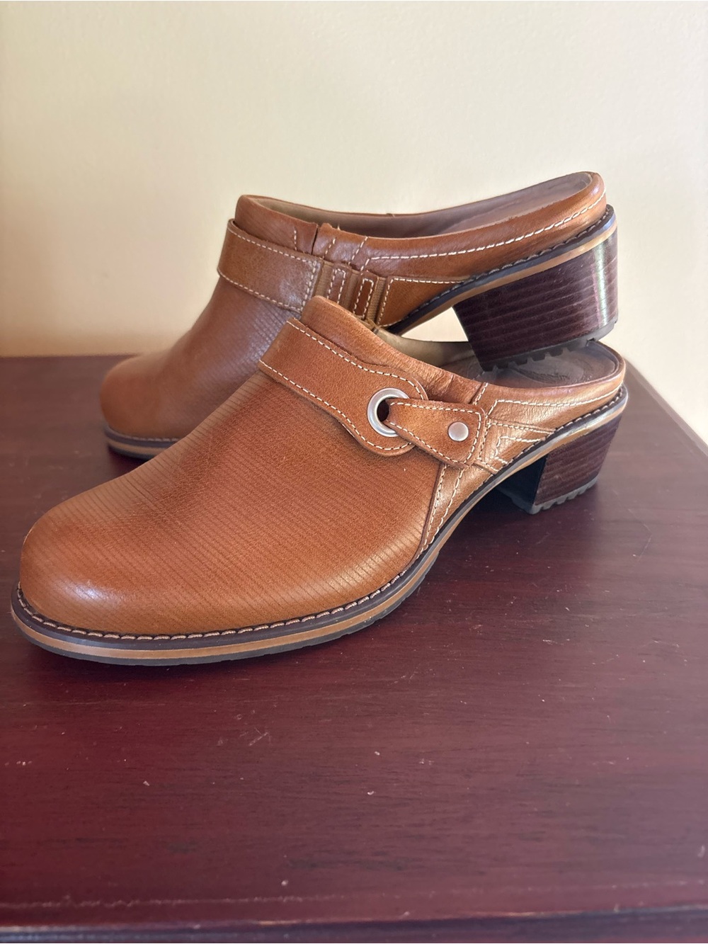 Red Wing Leather Celina Slip On Clogs Mules Women’s Size 7.5D (wide) Tan
